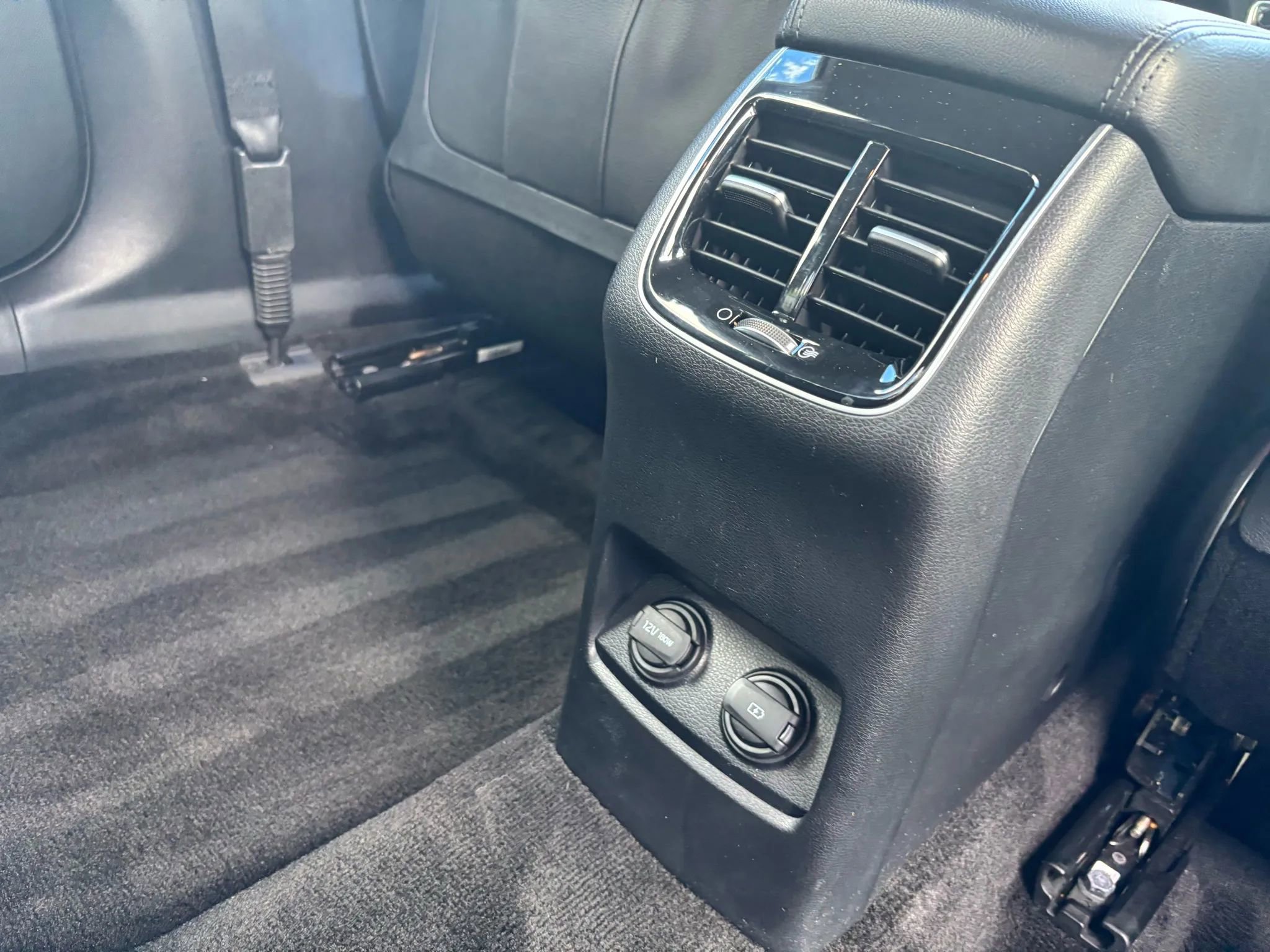 Used 2018 Kia Cadenza Premium image 18