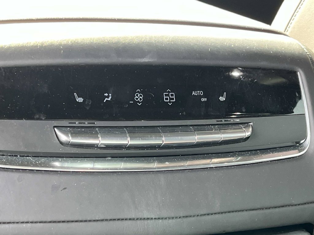 Used 2021 Cadillac Escalade ESV Sport Platinum AWD/4WD image 18