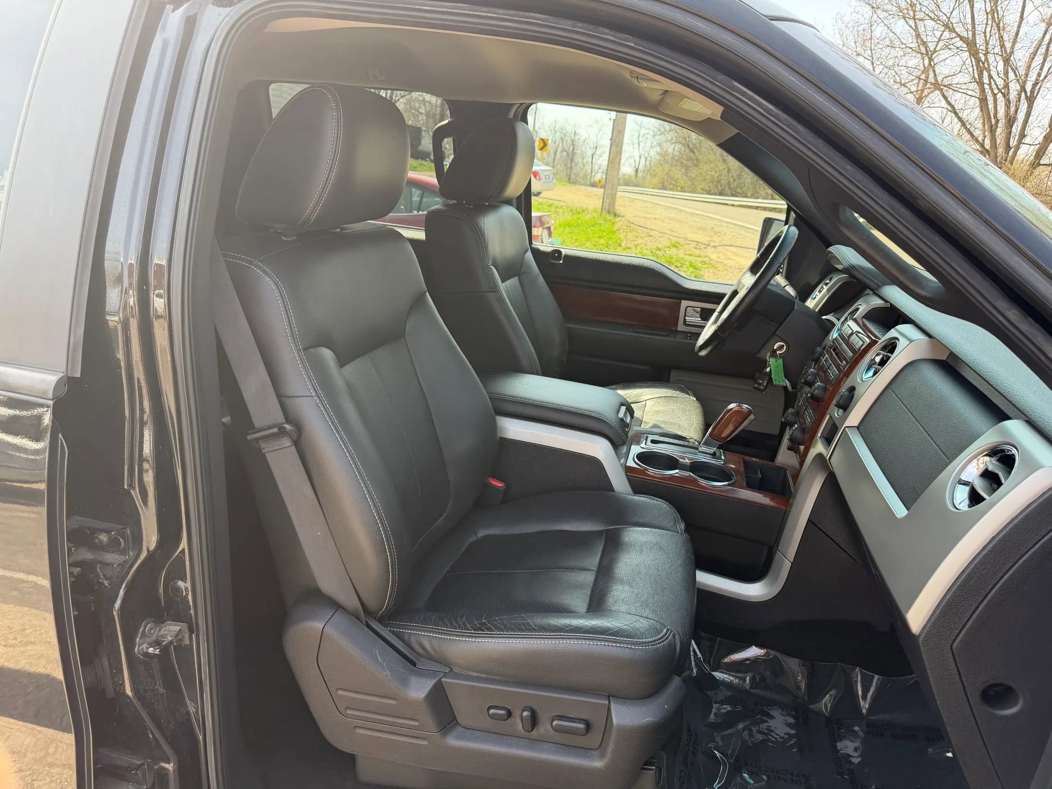 Used 2010 Ford F150 Lariat image 21