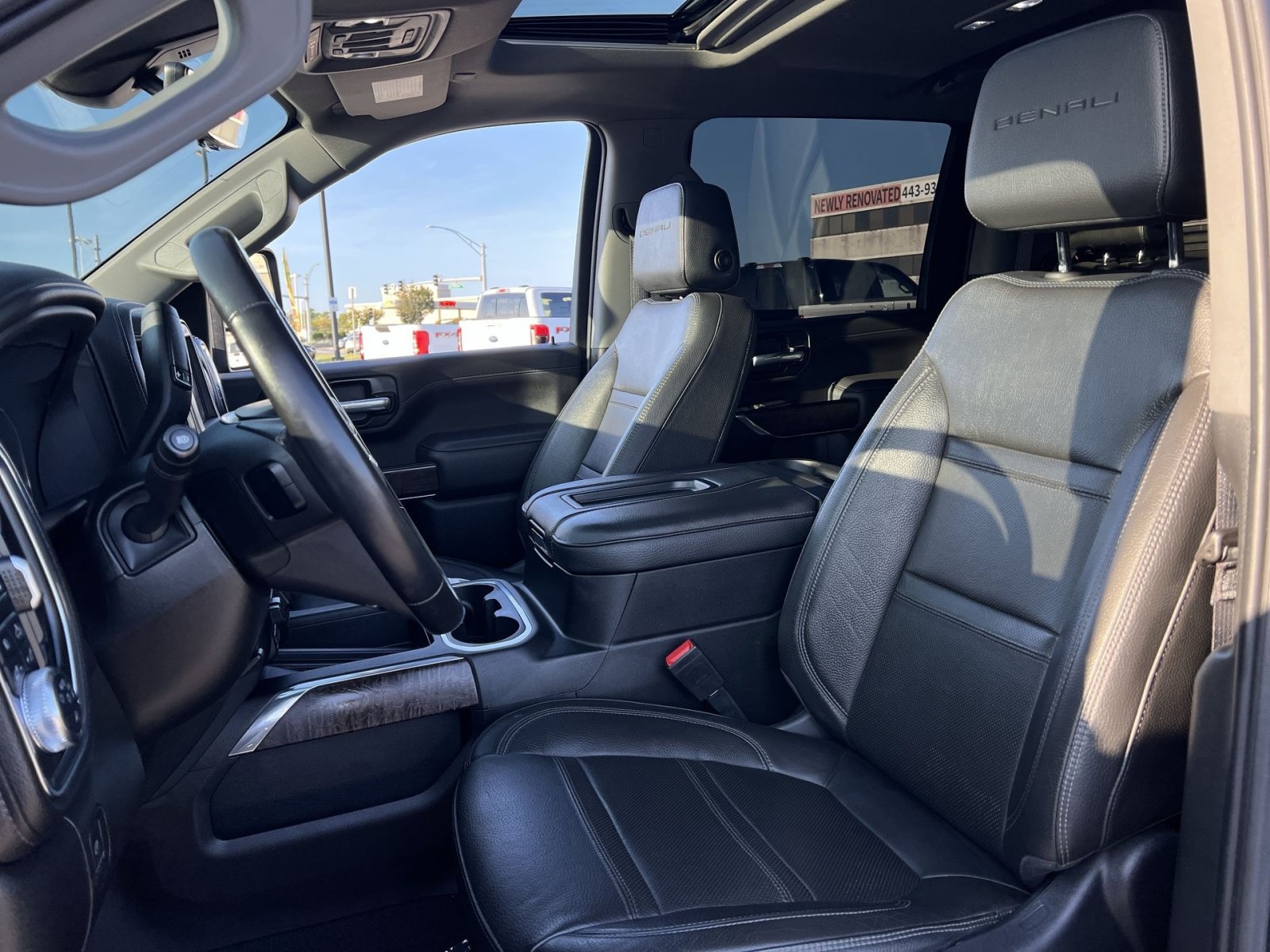 Used 2022 GMC Sierra 3500 Denali w/ Denali Ultimate Package AWD/4WD image 13