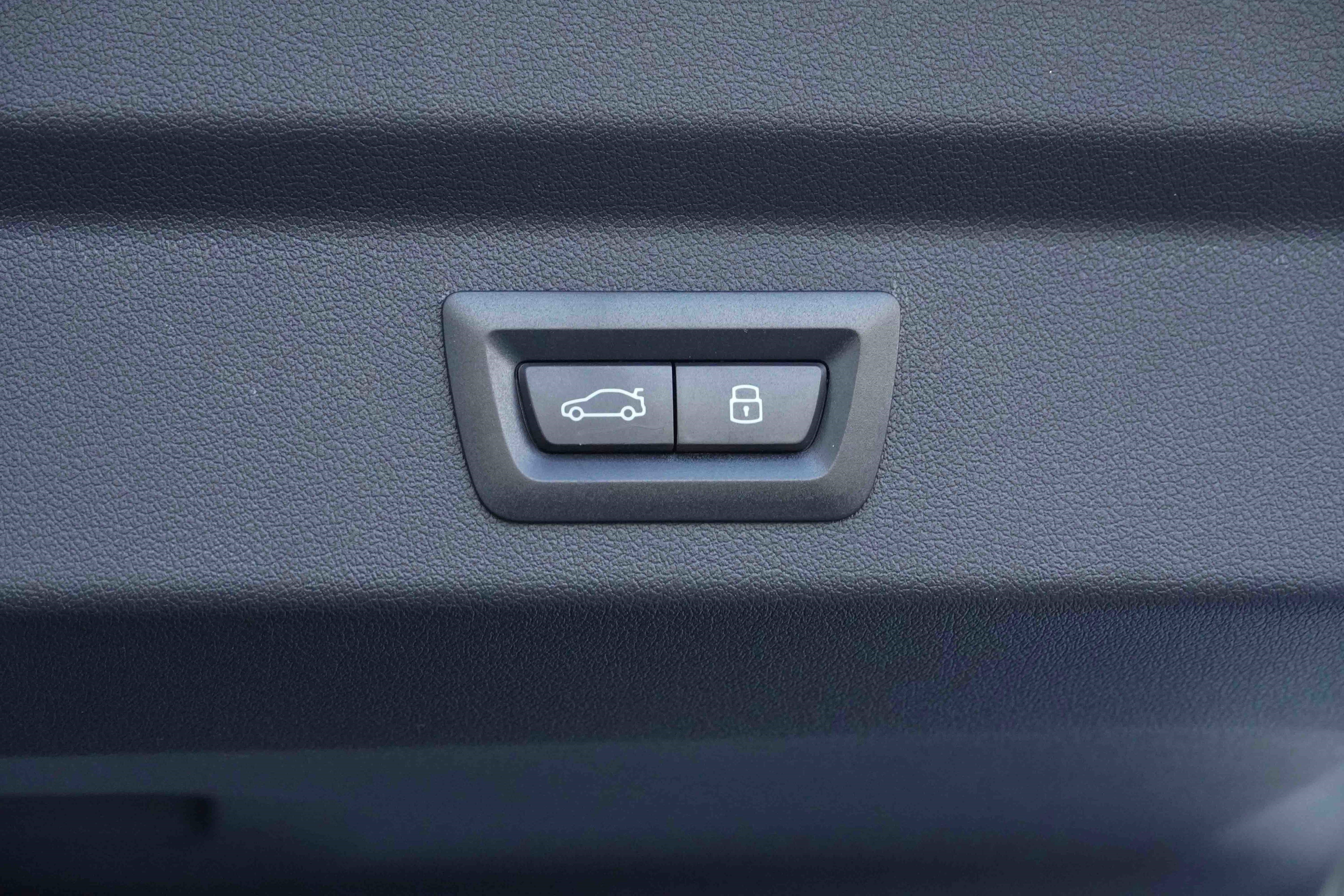 Certified 2025 BMW X2 xDrive28i w/ Premium Package image 37