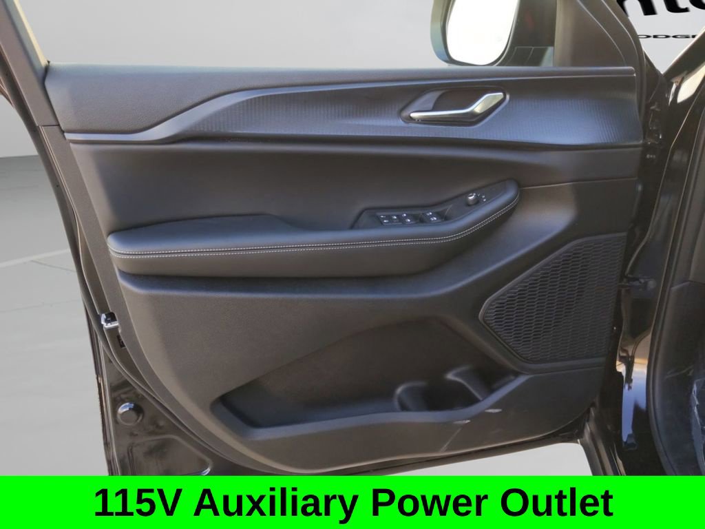 Used 2025 Jeep Grand Cherokee L Laredo w/ Luxury Tech Group I RWD image 16