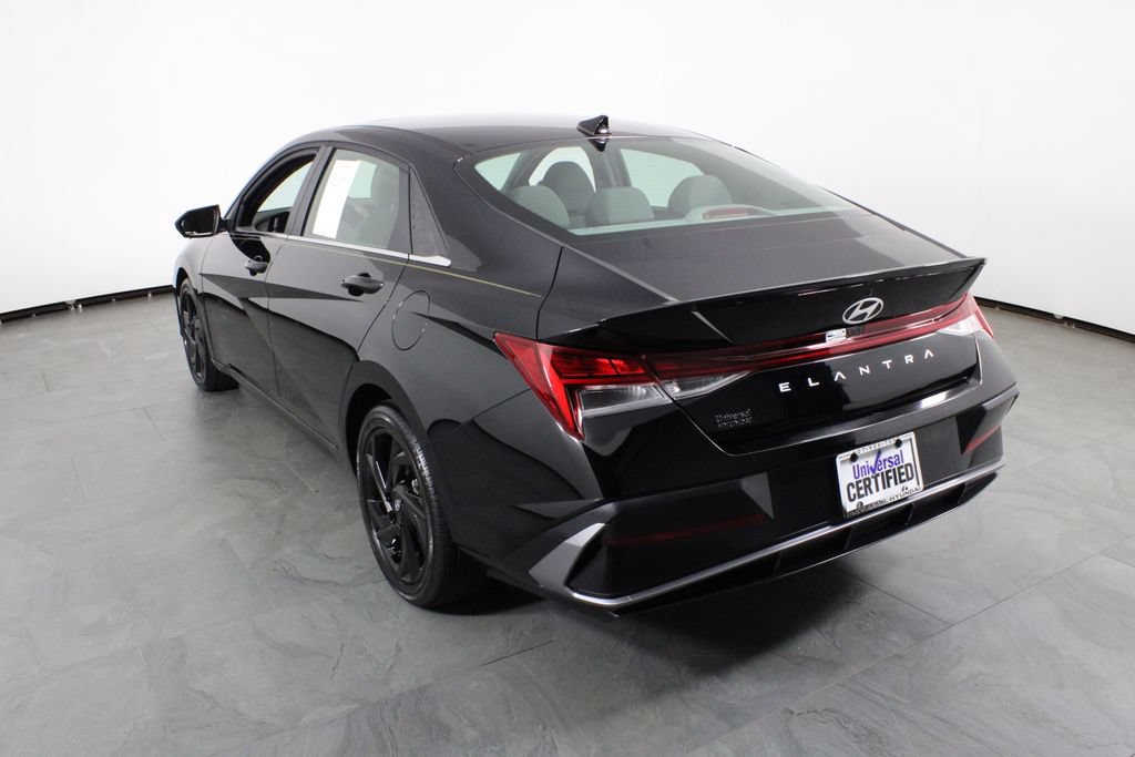 Certified 2026 Hyundai Elantra SEL Sport Premium w/ Cargo Package FWD image 16