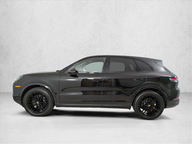 Certified 2025 Porsche Cayenne image 2