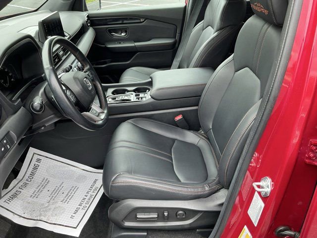Used 2025 Honda Pilot TrailSport image 15