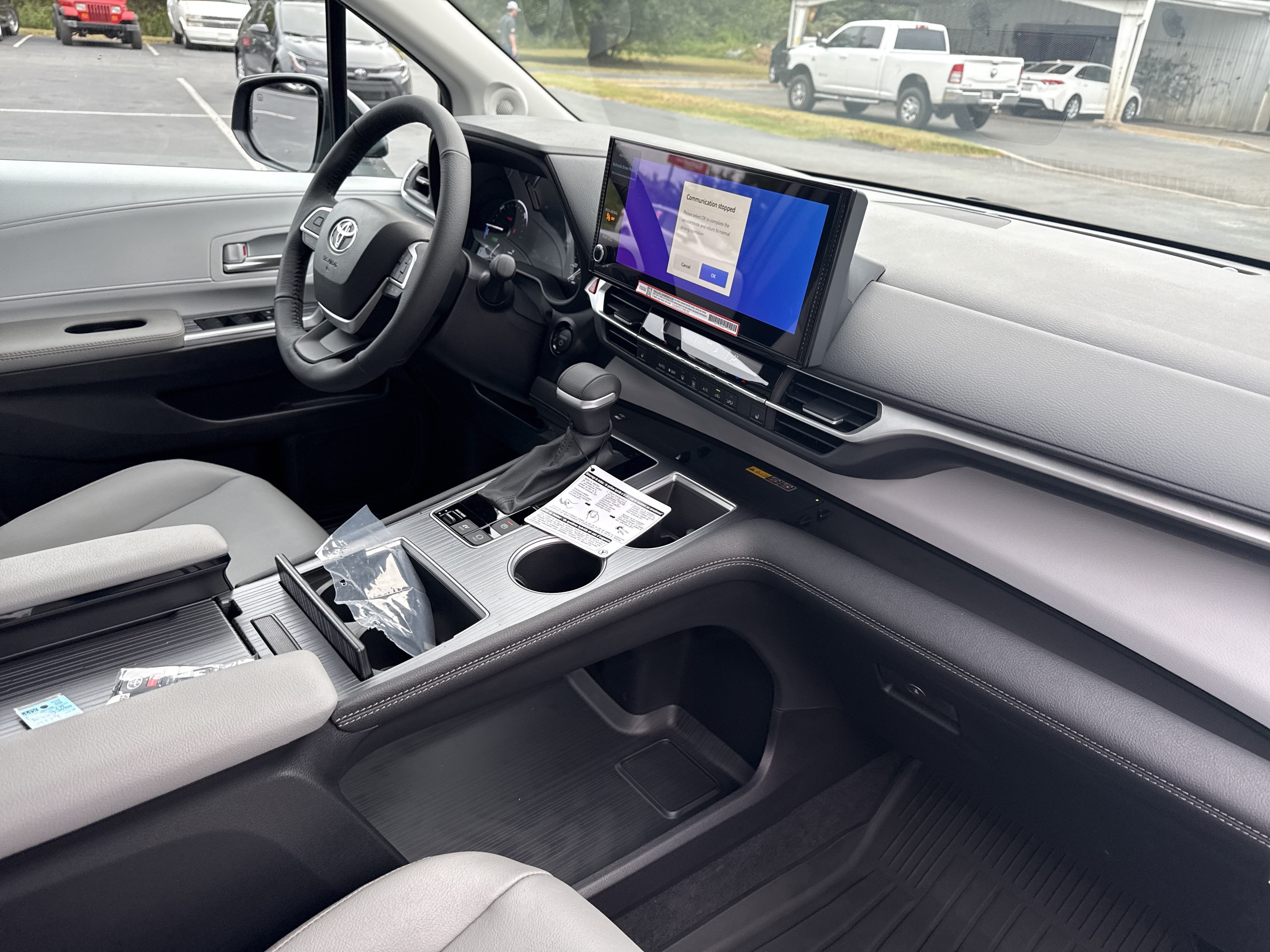 New 2025 Toyota Sienna XLE w/ XLE Plus Package FWD image 40
