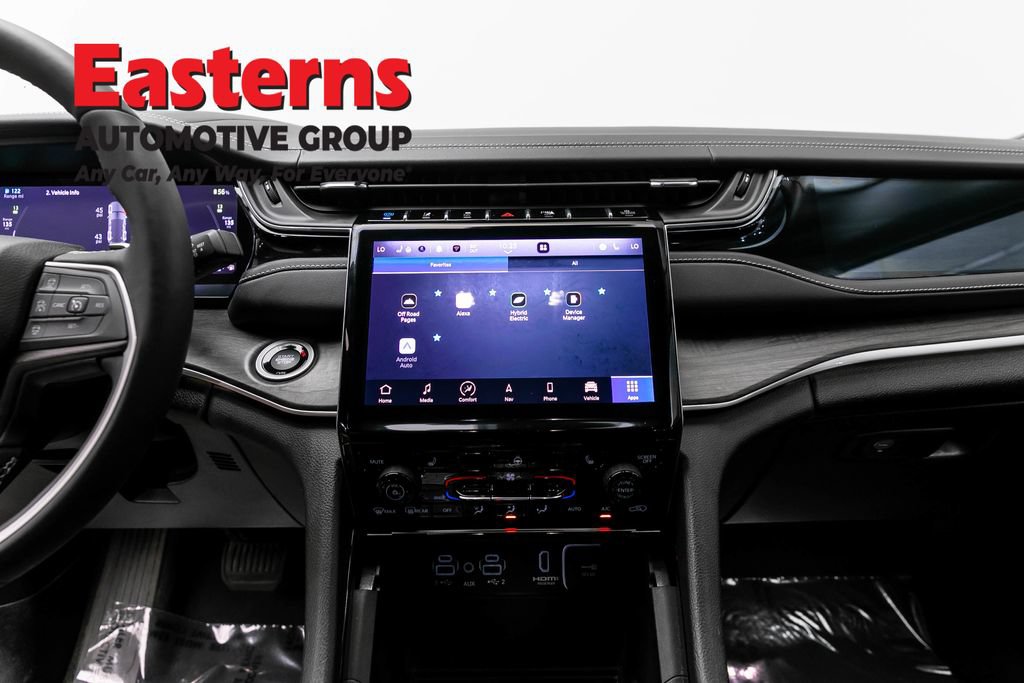 Used 2022 Jeep Grand Cherokee Limited 4xe AWD/4WD image 12