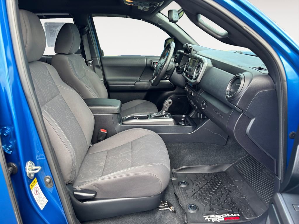 Used 2016 Toyota Tacoma TRD Off-Road AWD/4WD image 11