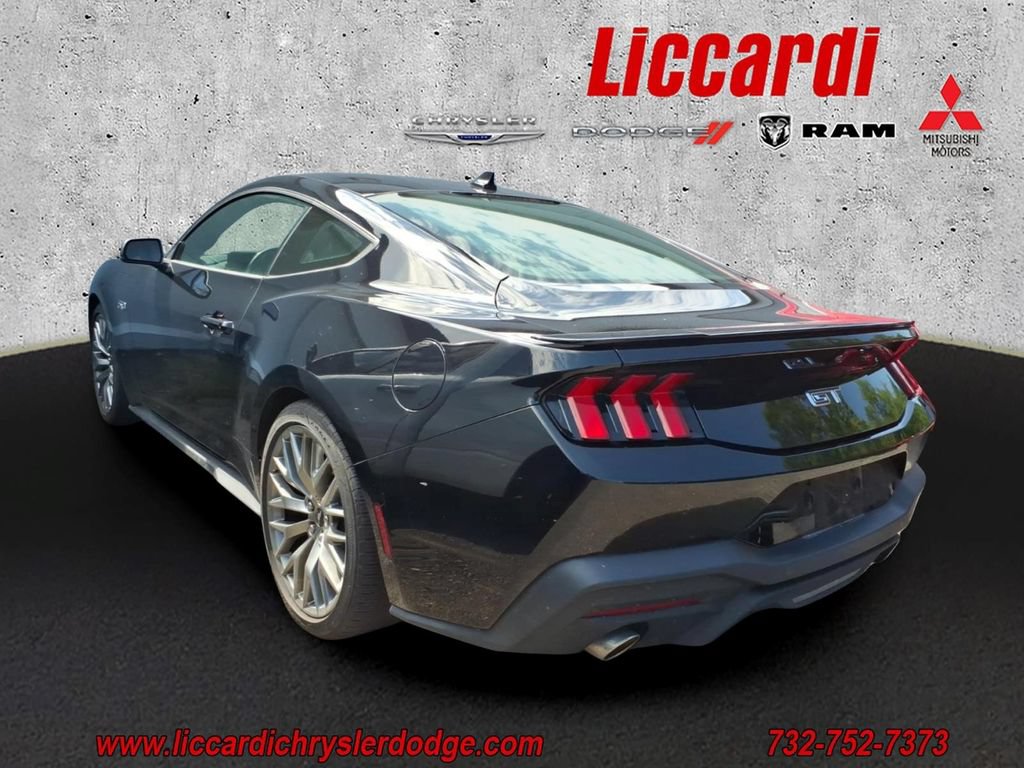 Used 2024 Ford Mustang GT Premium RWD image 3