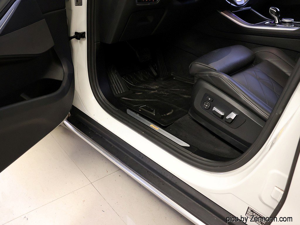 Used 2023 BMW X5 xDrive40i w/ Premium Package image 29