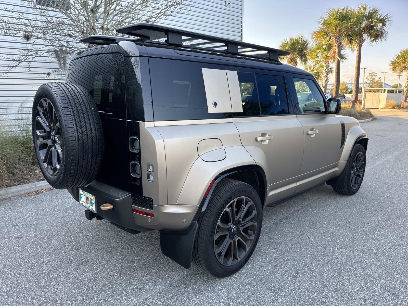 Used 2025 Land Rover Defender 110 image 6