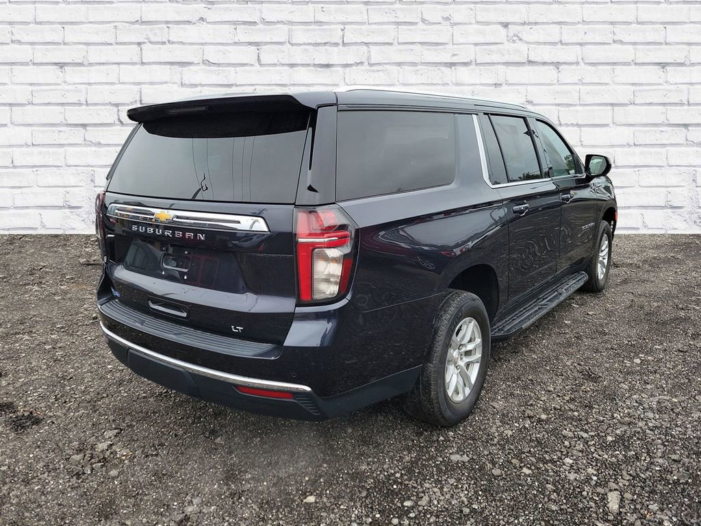 Used 2023 Chevrolet Suburban LT image 2