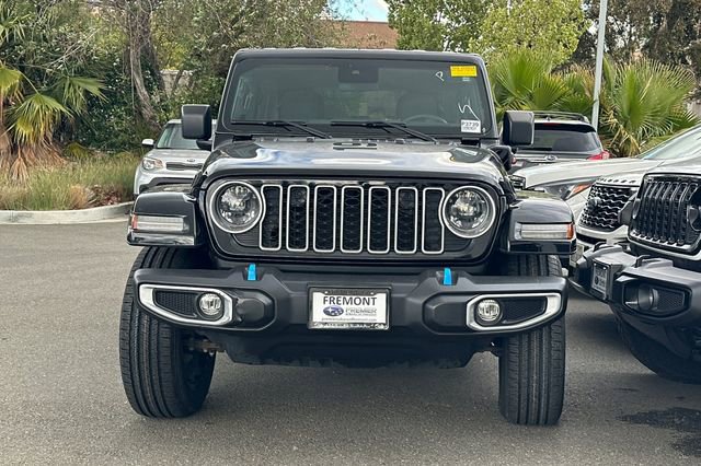 Used 2024 Jeep Wrangler Unlimited Sahara image 3