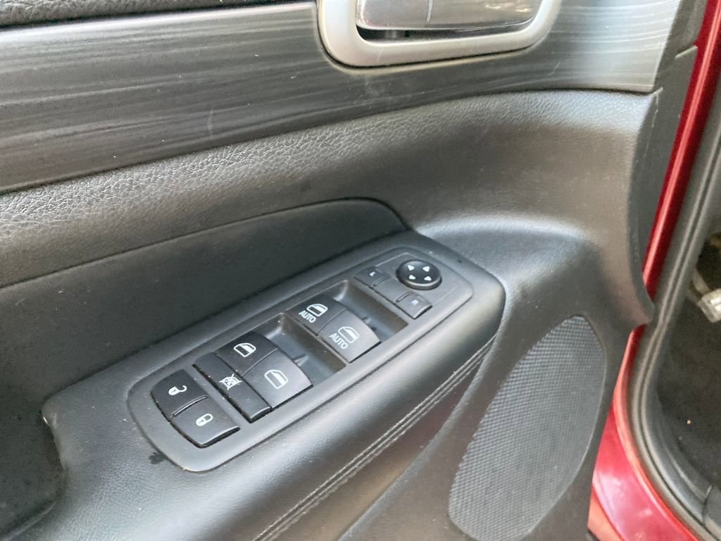 Used 2020 Jeep Grand Cherokee Laredo image 14