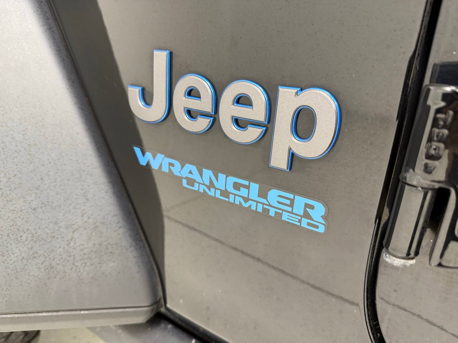 Used 2021 Jeep Wrangler Unlimited Rubicon 4xe w/ Dual Top Group image 12