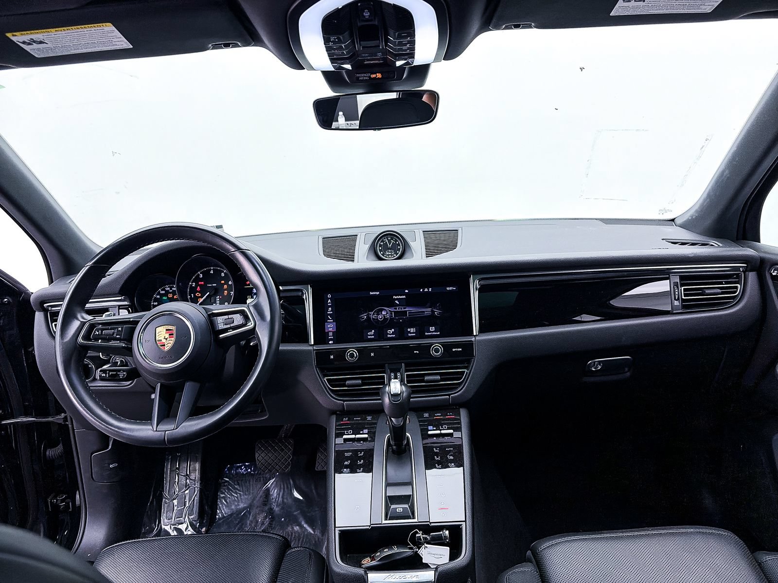Used 2024 Porsche Macan w/ Premium Plus Package AWD/4WD image 31