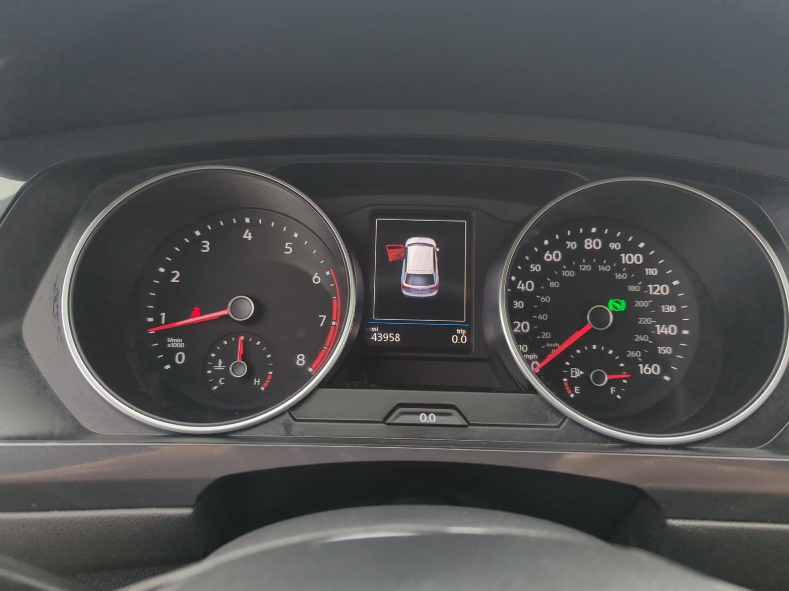 Used 2020 Volkswagen Tiguan S image 10