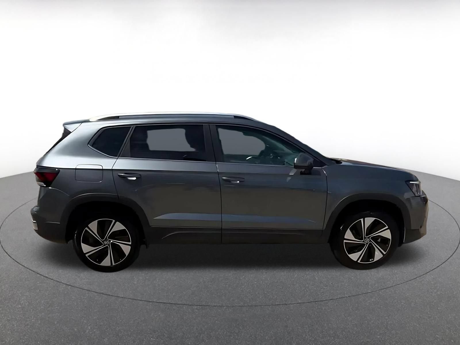 Used 2026 Volkswagen Taos SE AWD/4WD image 13