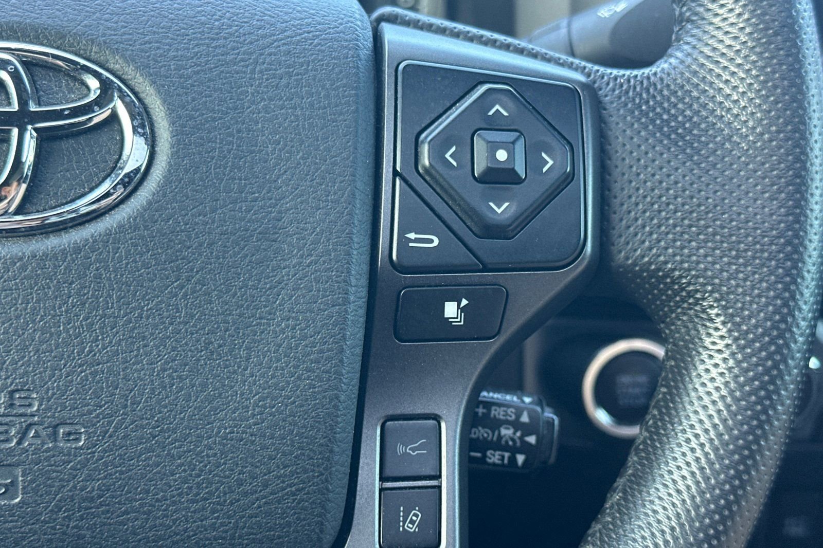 Used 2020 Toyota Tacoma TRD Pro AWD/4WD image 35