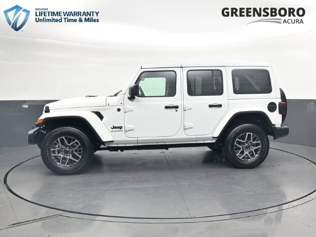 Used 2025 Jeep Wrangler Unlimited Sahara AWD/4WD image 10