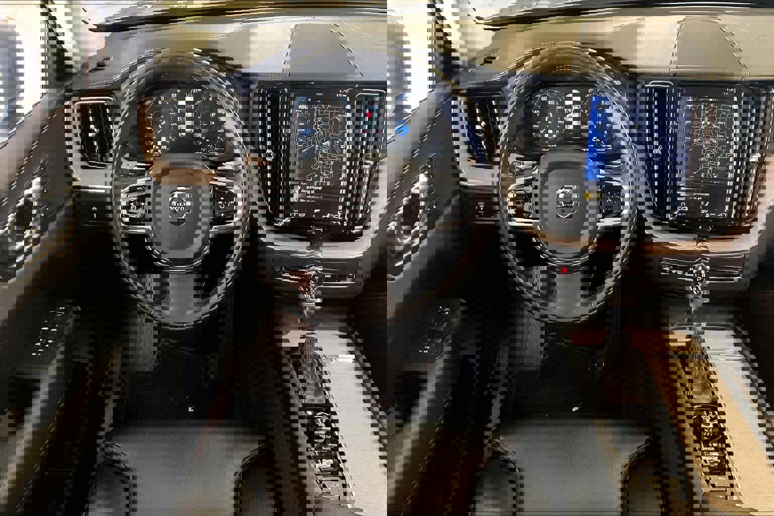 Used 2018 Volvo XC60 T5 Inscription w/ Convenience Package image 5