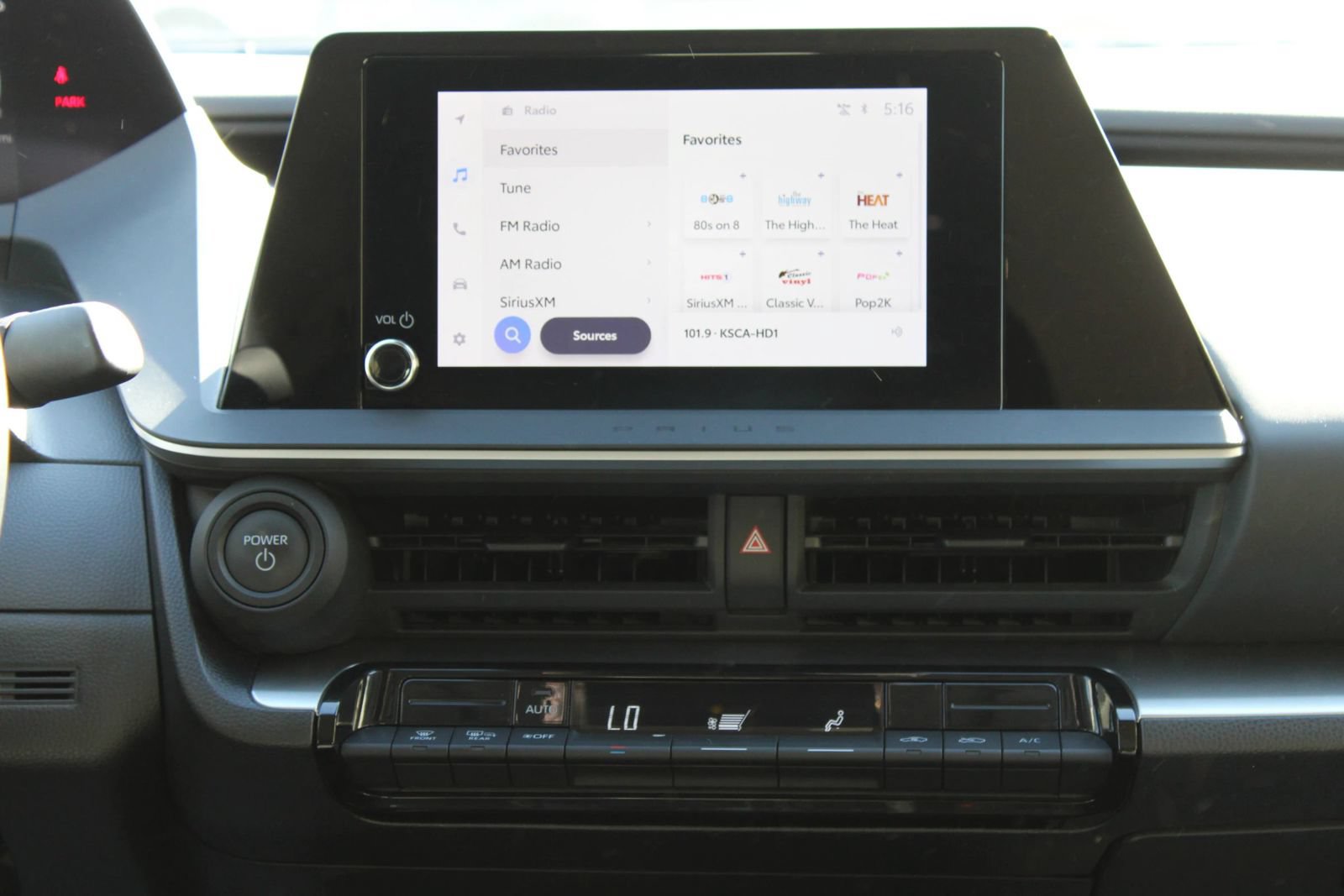 Used 2025 Toyota Prius LE FWD image 38