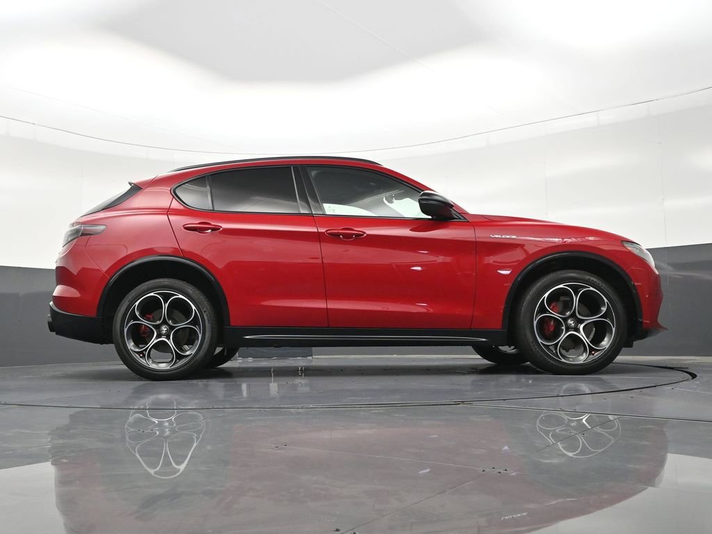 Used 2024 Alfa Romeo Stelvio Veloce AWD/4WD image 31