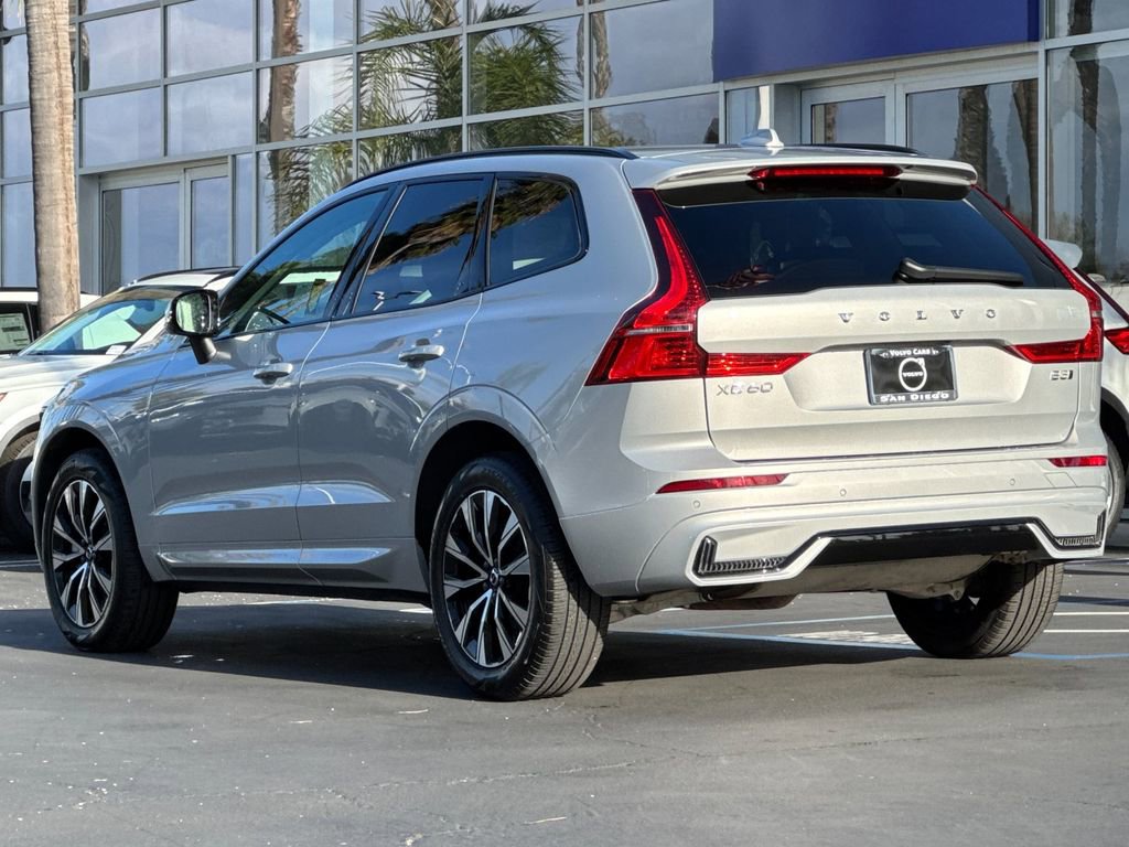 Certified 2025 Volvo XC60 B5 Core AWD/4WD image 3