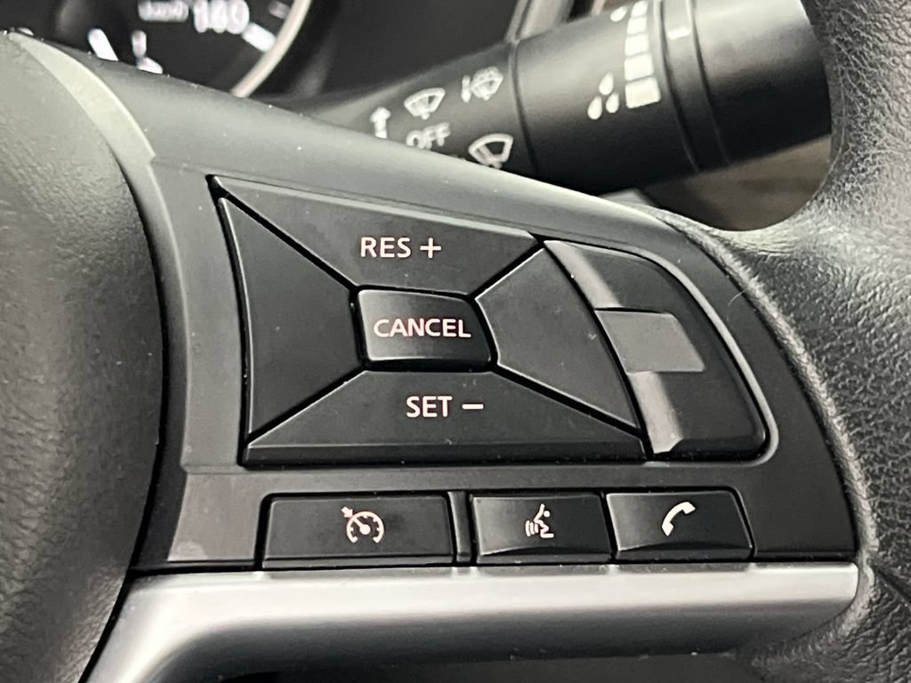 Used 2025 Nissan Altima 2.5 SV FWD image 44