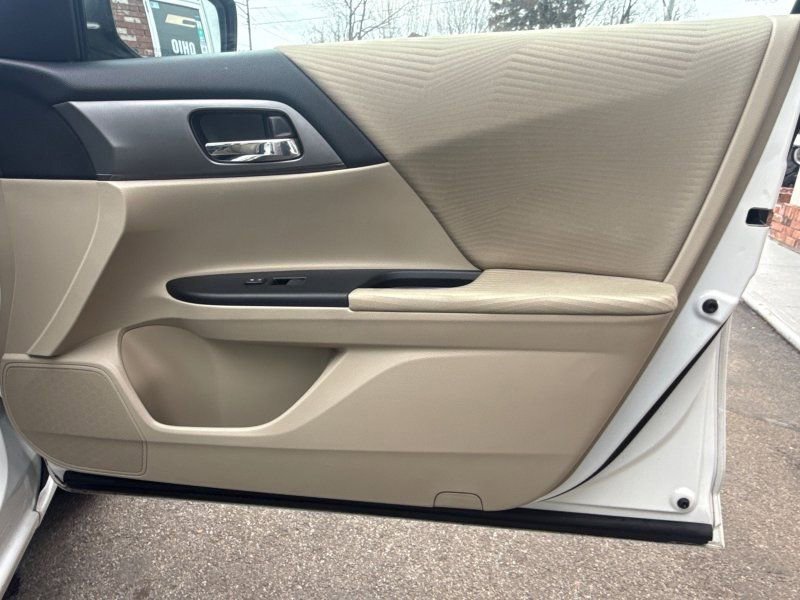 Used 2015 Honda Accord LX image 15