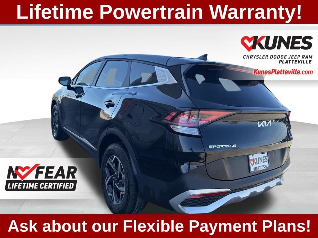 Used 2025 Kia Sportage LX image 7