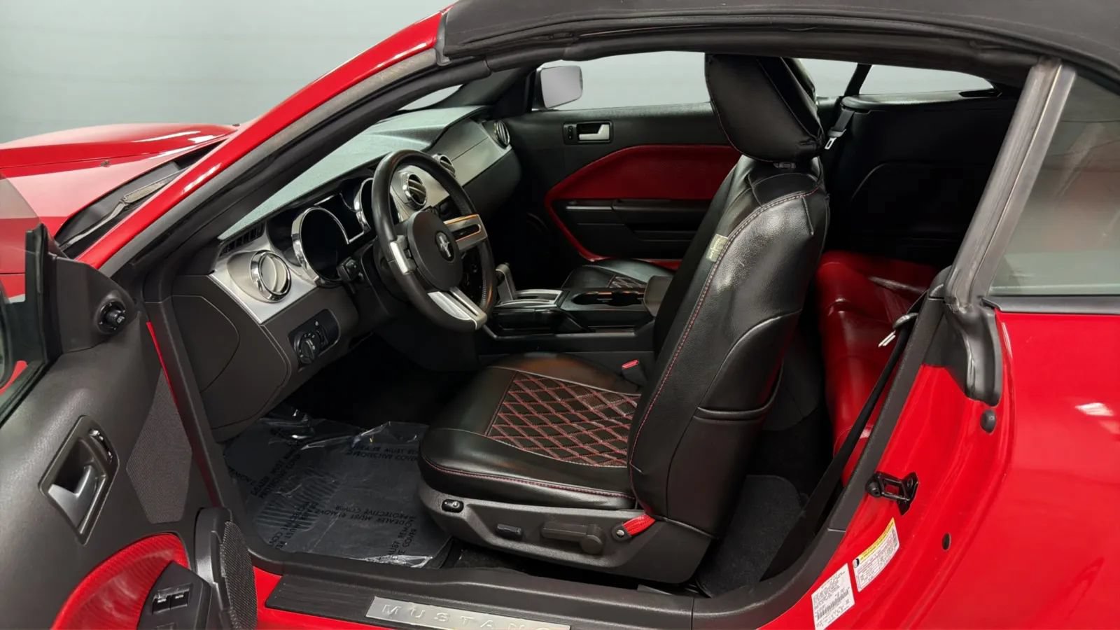 Used 2005 Ford Mustang GT RWD image 19