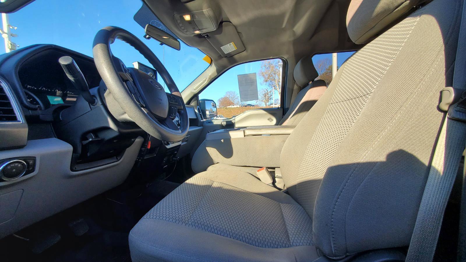 Used 2017 Ford F150 XLT image 3