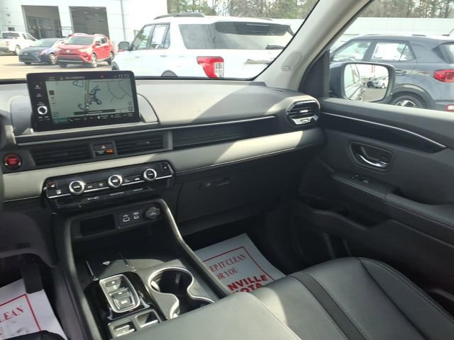 Used 2025 Honda Pilot Touring image 10