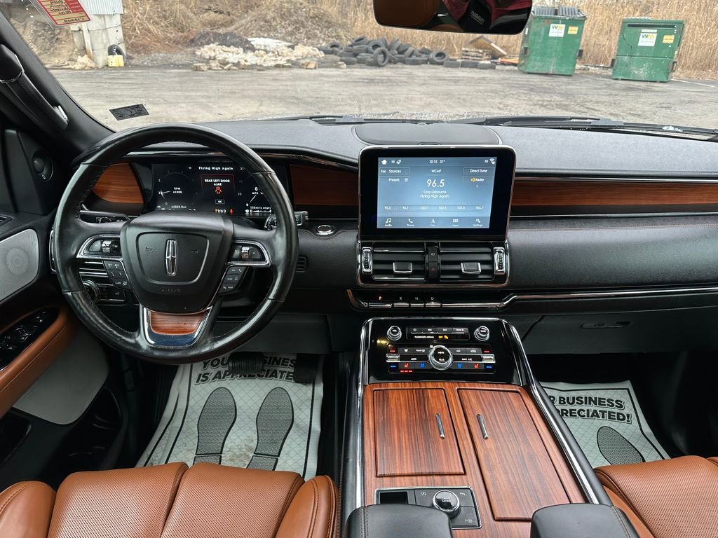 Used 2019 Lincoln Navigator Reserve w/ Cargo Package image 32