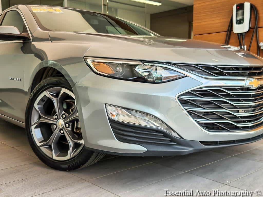 Used 2023 Chevrolet Malibu LT FWD image 2