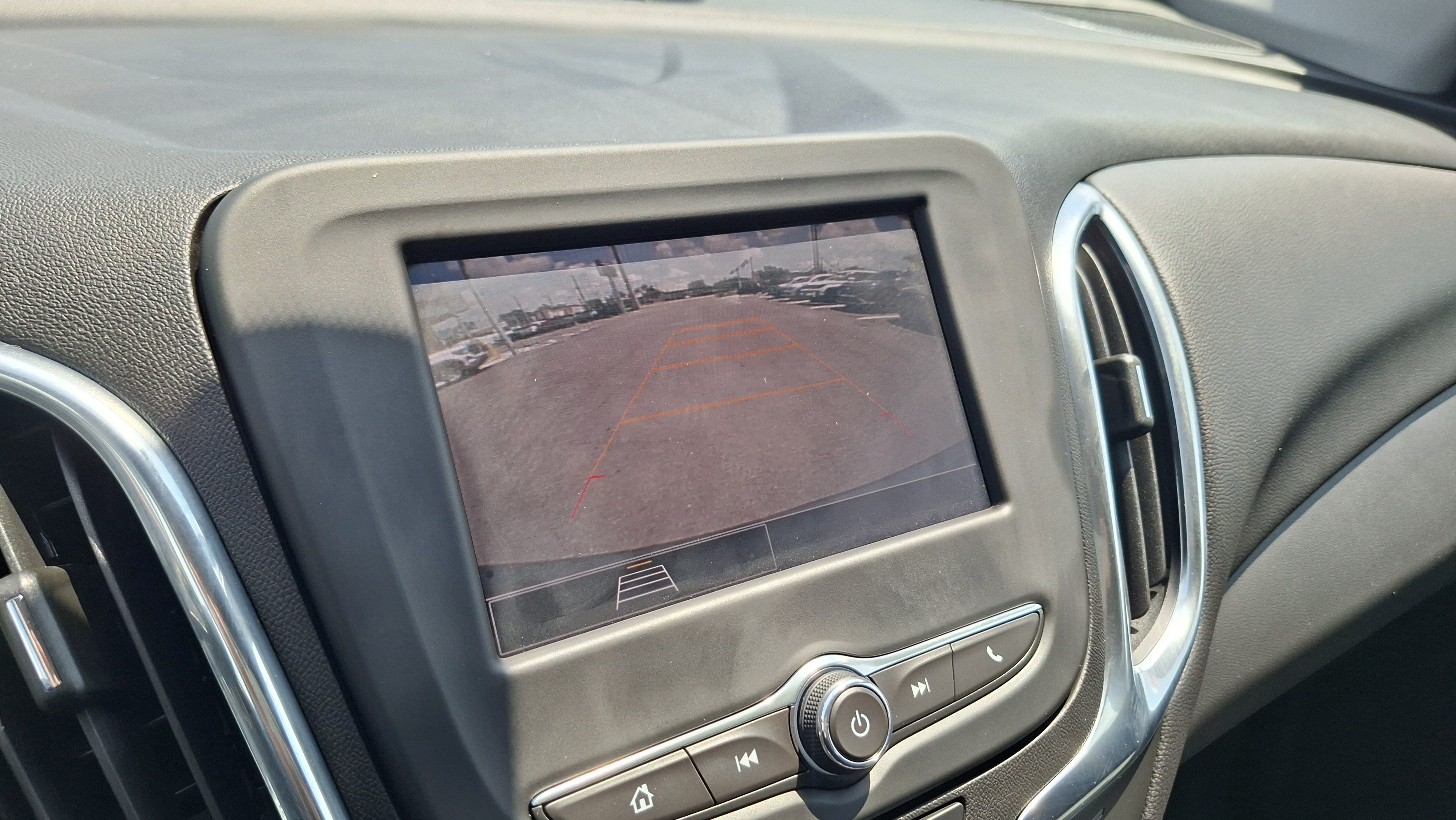 Used 2023 Chevrolet Equinox LT AWD/4WD image 13