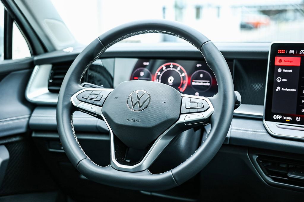 New 2026 Volkswagen Tiguan SE image 23