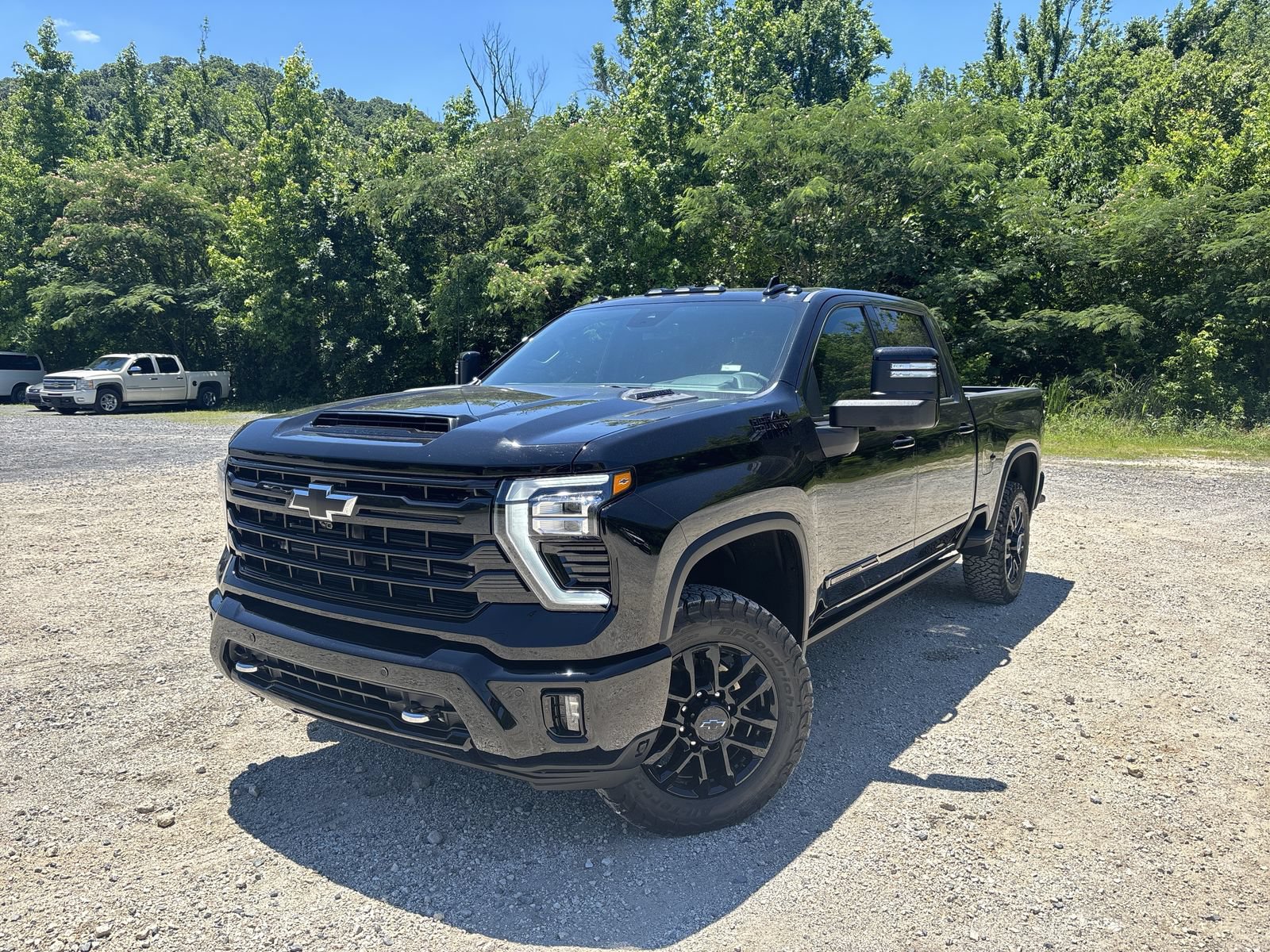 New 2026 Chevrolet Silverado 2500 High Country w/ Midnight Edition AWD/4WD image 11