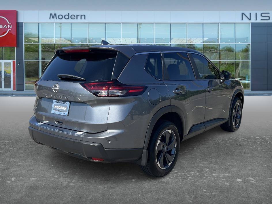 Certified 2025 Nissan Rogue SV FWD image 5