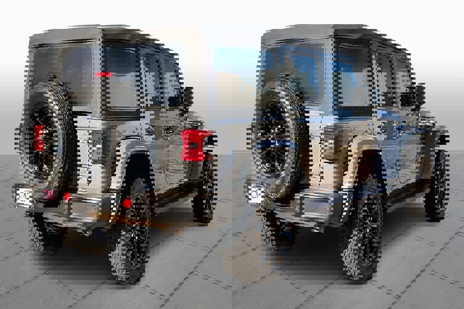 Used 2021 Jeep Wrangler Unlimited Sahara w/ Safety Group image 12