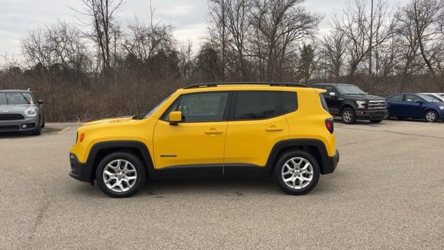 Used 2017 Jeep Renegade Latitude w/ Popular Equipment Group image 2