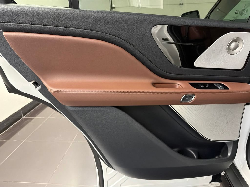 New 2026 Lincoln Aviator Reserve AWD/4WD image 38