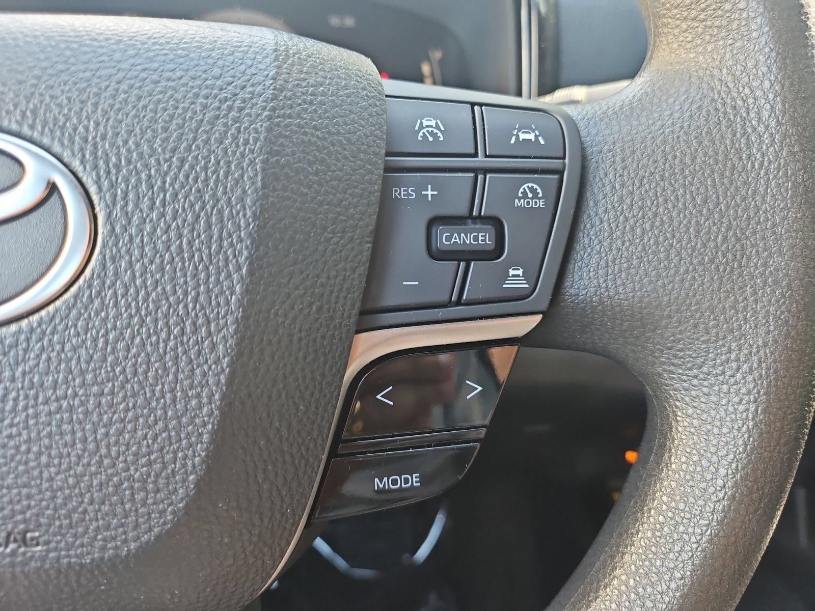 Used 2025 Toyota Camry LE FWD image 29