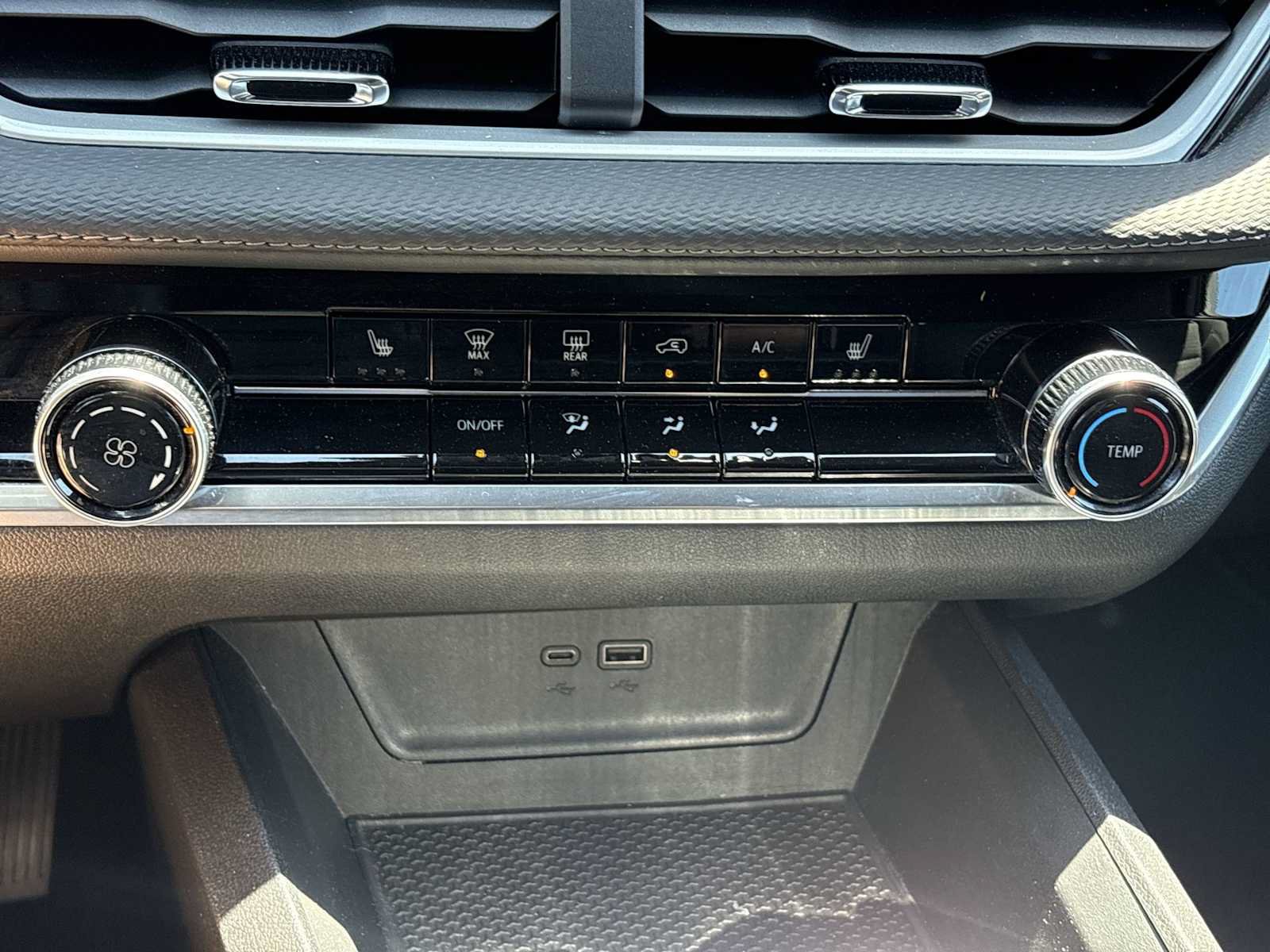 Used 2025 Chevrolet Equinox LT AWD/4WD image 18