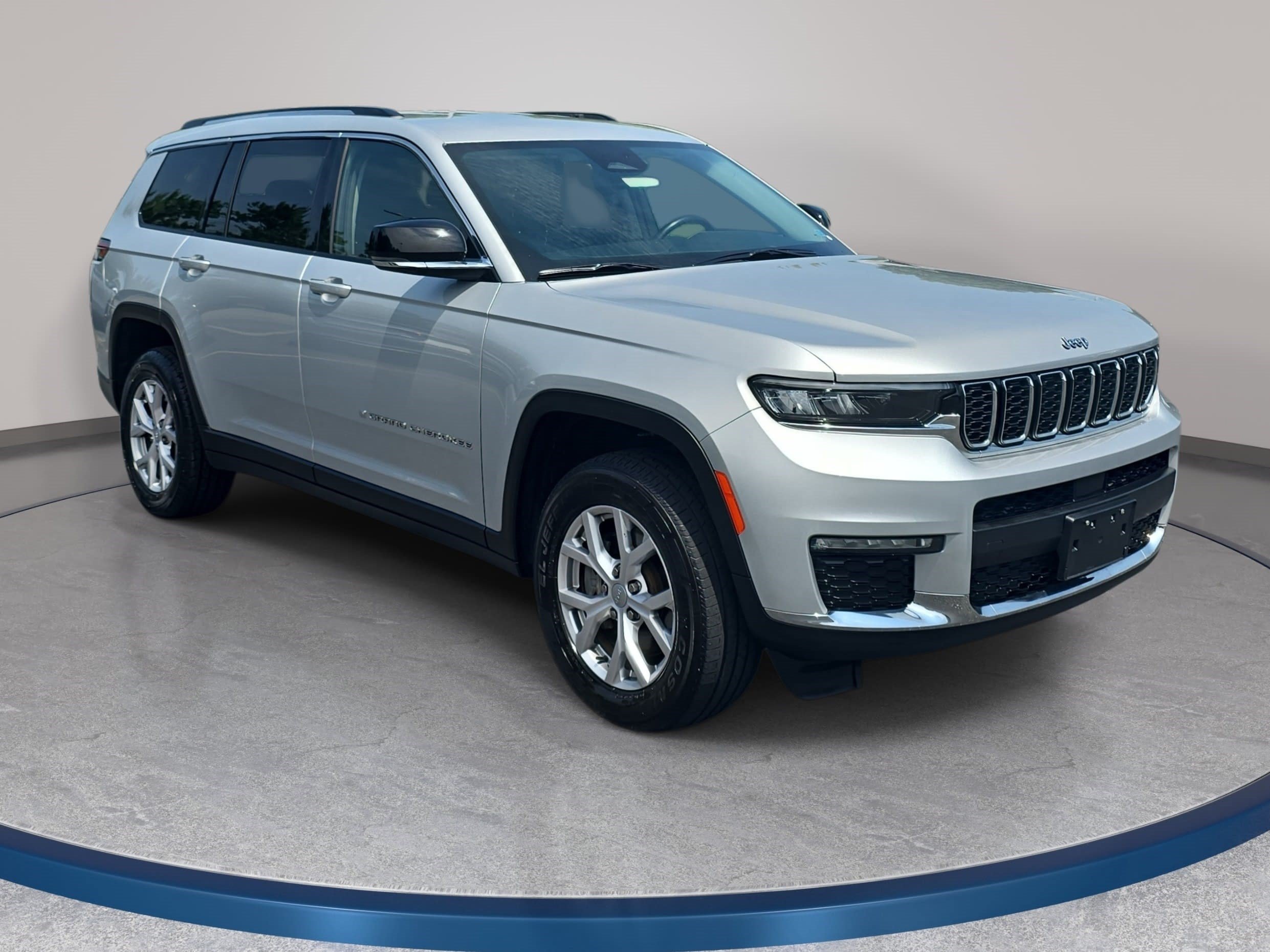 Used 2021 Jeep Grand Cherokee L Limited AWD/4WD image 3