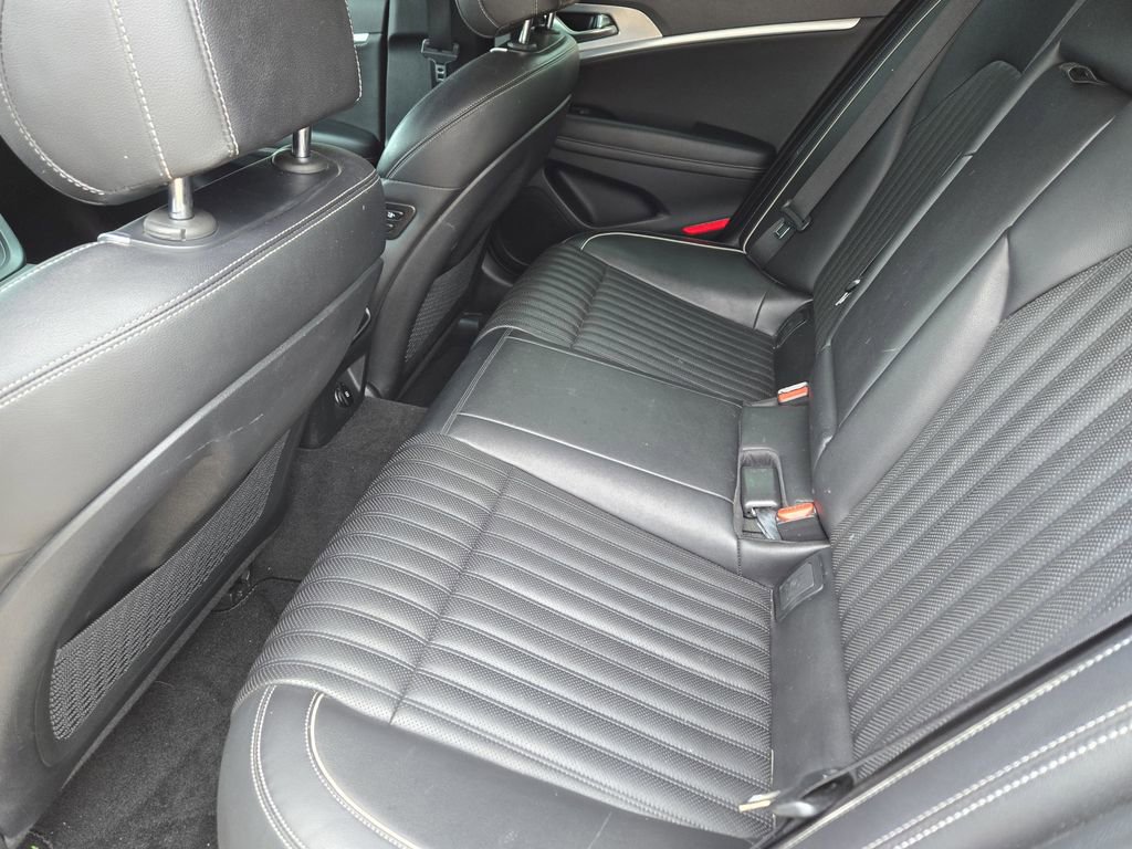 Used 2022 Genesis G70 3.3T RWD image 20
