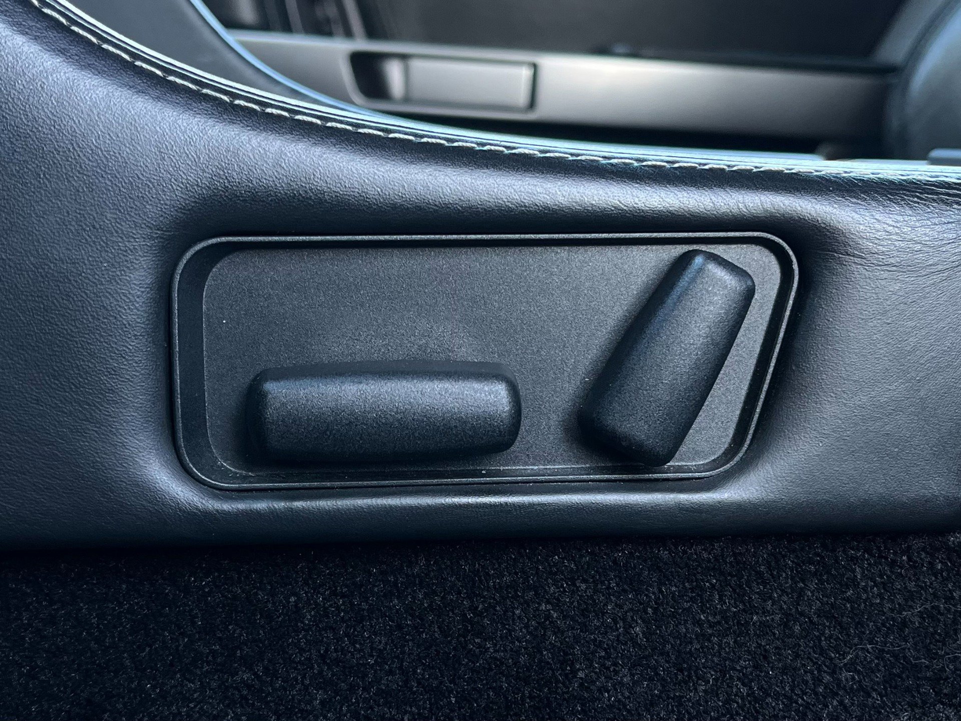 Used 2006 Aston Martin DB9 Volante image 13