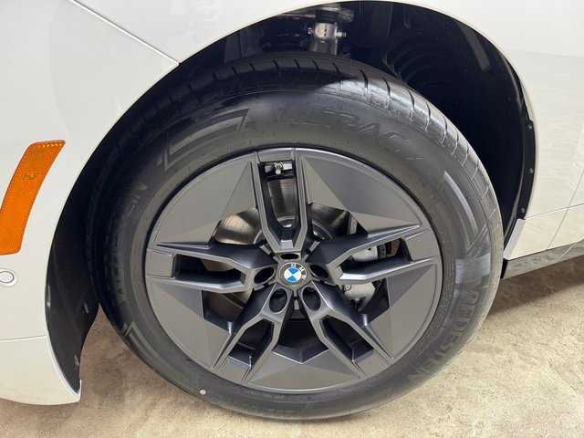 Used 2026 BMW iX xDrive60 image 28