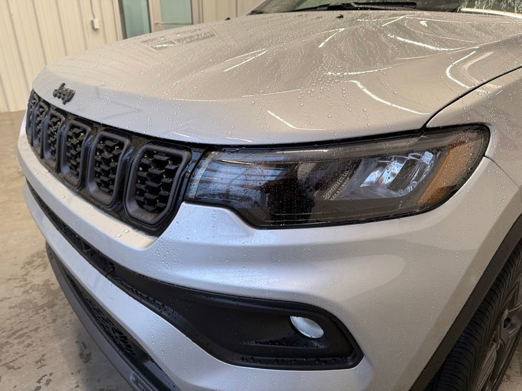 New 2026 Jeep Compass Latitude image 14